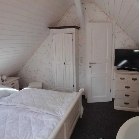 Ferienhaus Rotkaeppchen Holiday home Sellin (Rugen)